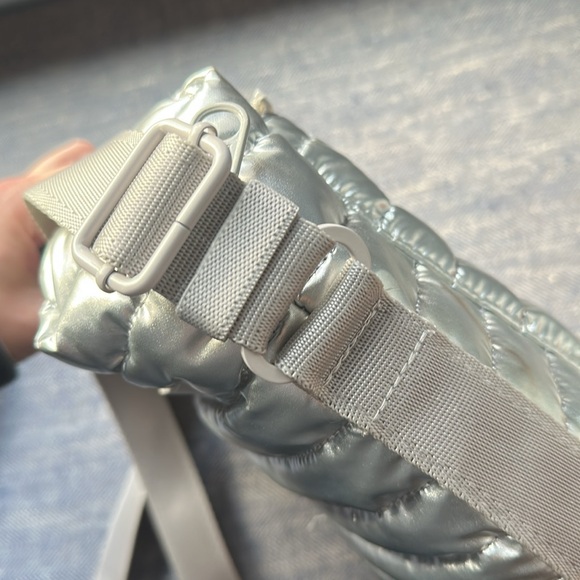 Dagne Dover Micah Crossbody in metallic silver - Picture 10 of 11